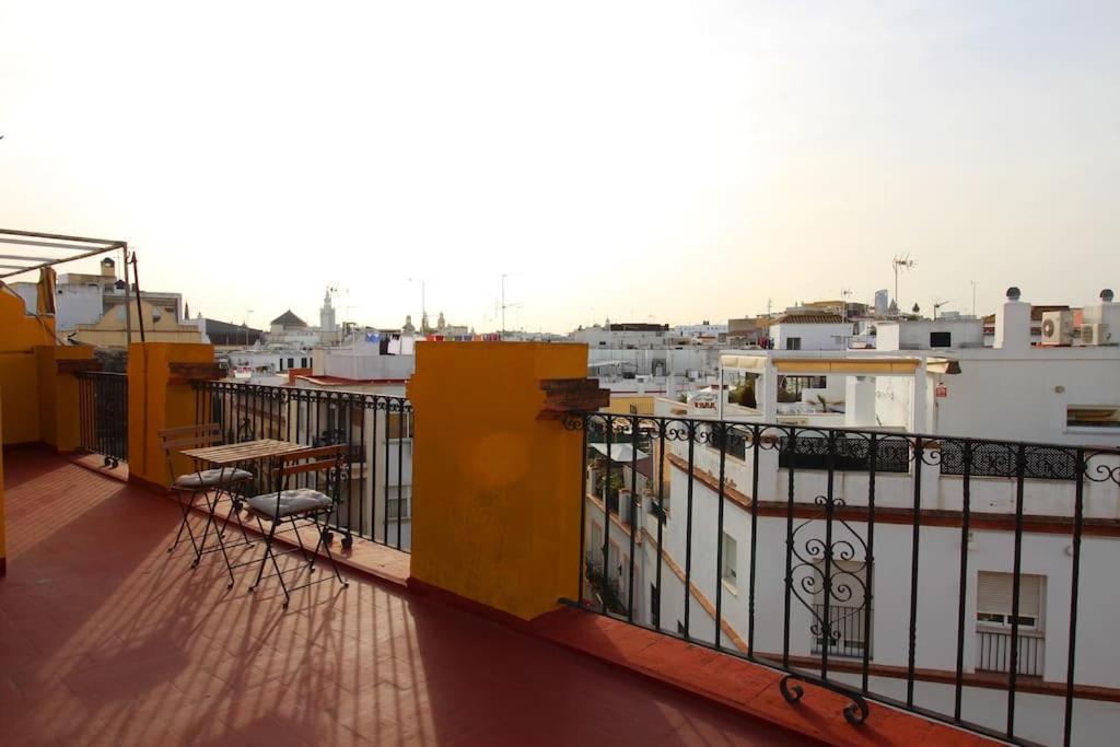 Suite Puerta Osario Con Terraza Seville Exterior photo