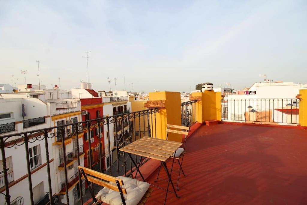 Suite Puerta Osario Con Terraza Seville Exterior photo